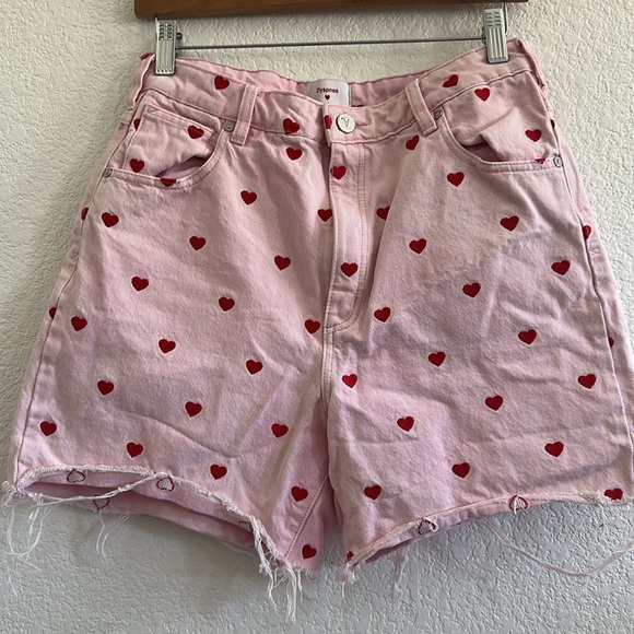 ABRAND × DYSPNEA CLAUDIA DENIM CUT OFF
SHORTS PINK HEART - Picture 9 of 11
